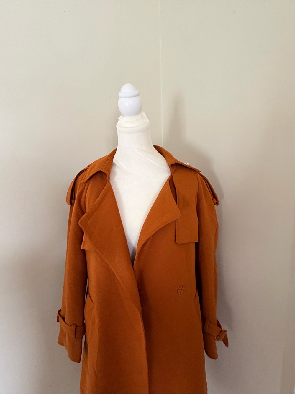brown belted trench coat features distinctive shoulder epaulets and buckle strap - Picture 2 of 8